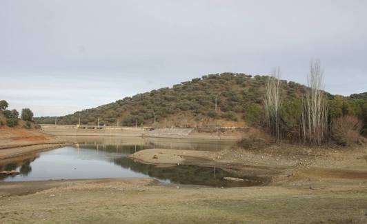 Imagen de la sequia que sufre el pantano de Tentudía 