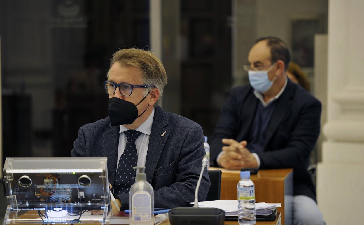 El portavoz de Infraestructuras del Grupo Parlamentario Popular (GPP), Víctor Del Moral, 