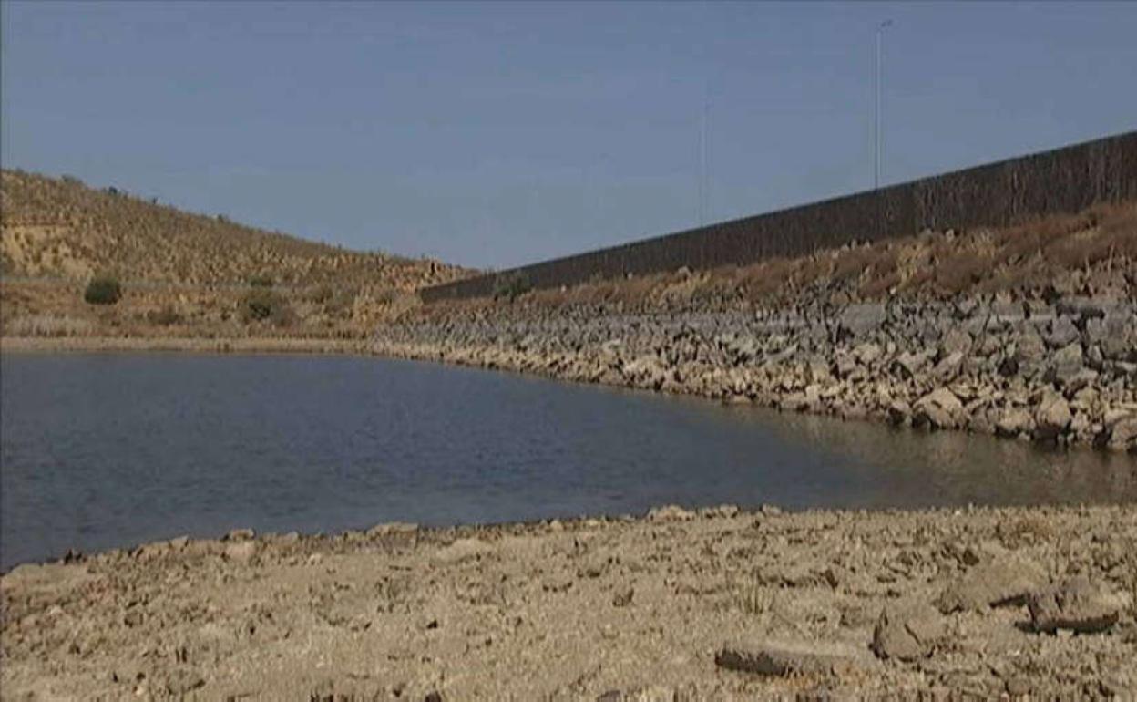 El Ministerio propone la interconexión de los embalses de Los Molinos y Tentudía