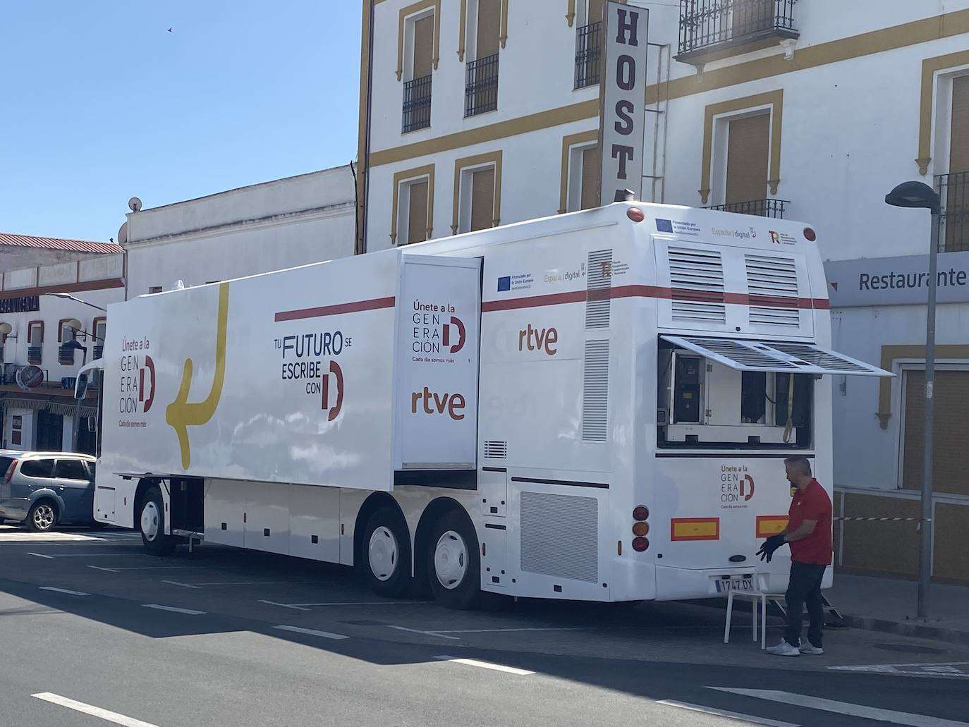 La unidad móvil de la campaña Generación D está en Fuente de Cantos