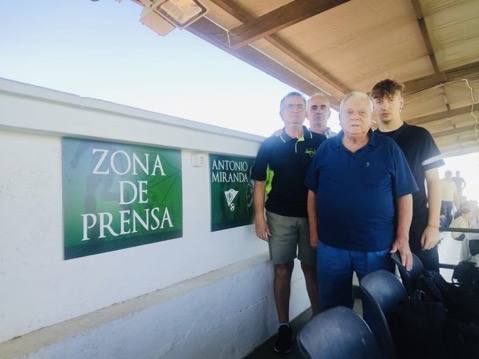 La zona de prensa del Francisco de Zurbarán lleva el nombre de Antonio Miranda