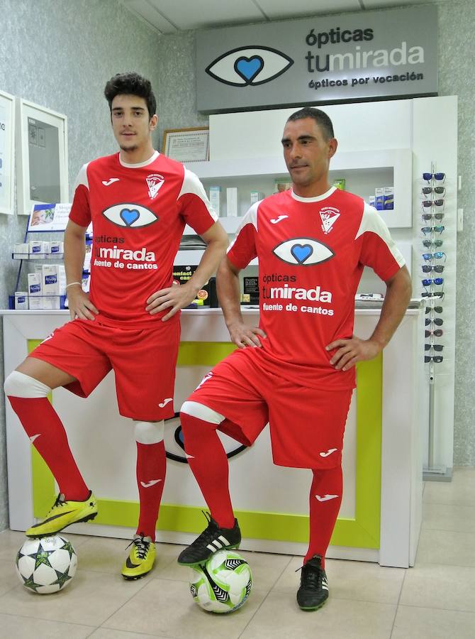 La UD Fuente de Cantos presenta su segunda equipación, de color rojo