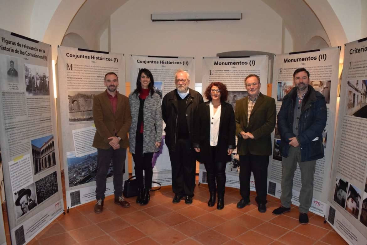Foto familia de autoridades y técnicos, Francisco Javier Heras, es el primero de la izquierda.