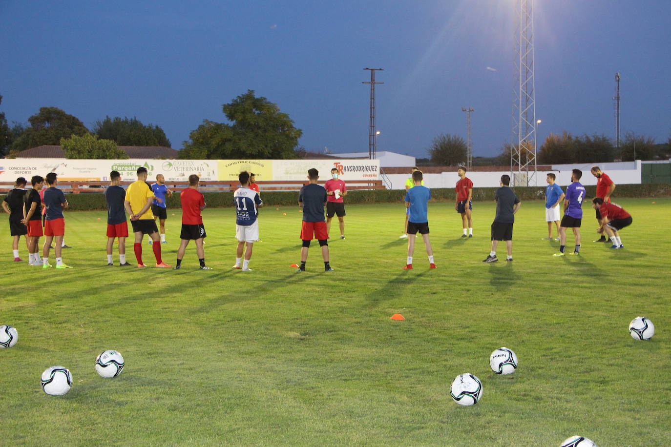 El Guareña empezó ayer su primer entreno con algunas caras nuevas