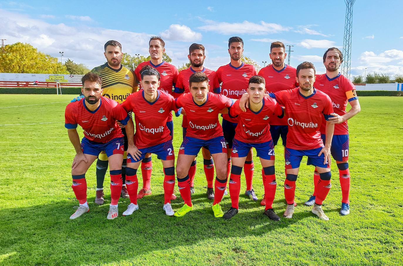 Once titular que presentó el equipo local.