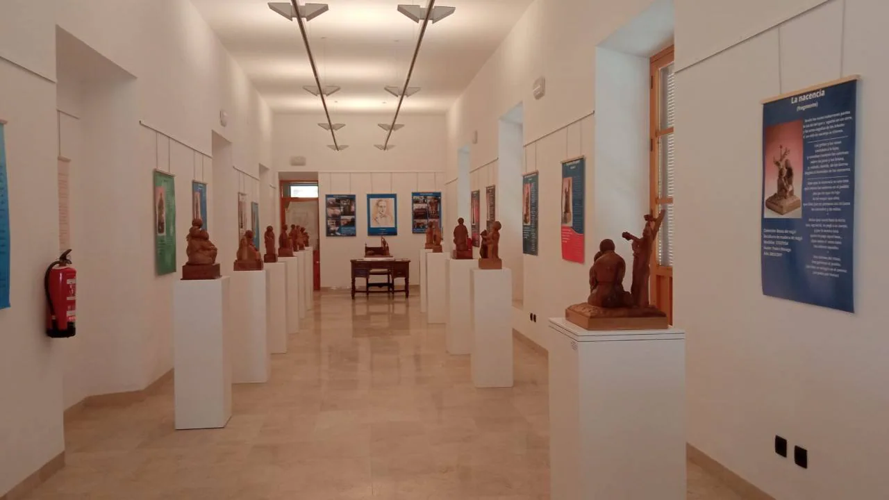 Exposición de esculturas de madera de Pedro Monago.