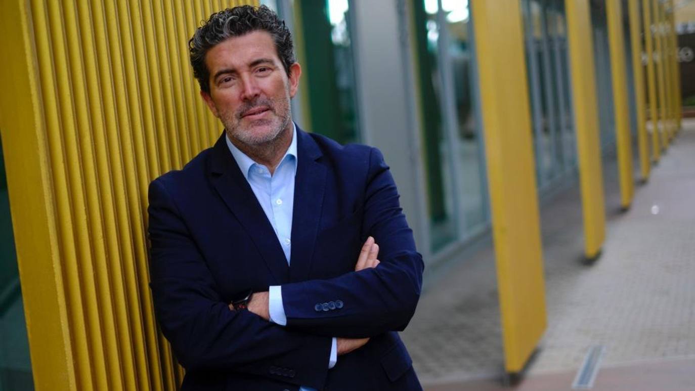 El periodista guareñense vendrá mañana viernes a presentar su libro.