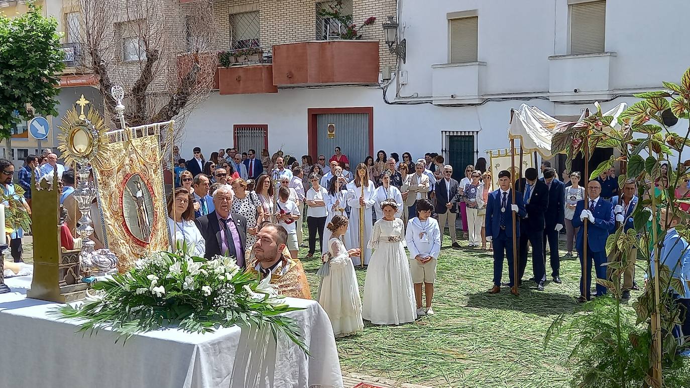 Adoración en el altar de Castillejos.