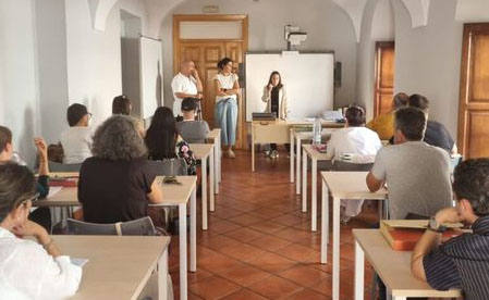 Momento de la presentación del curso en el Centro Cultural de Guareña.