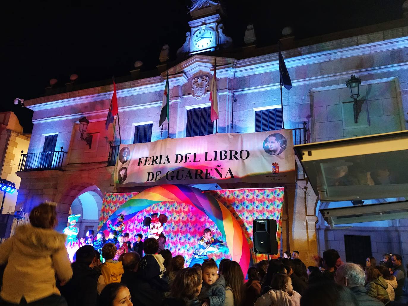 Momento de una de las actividades en la plaza de España.