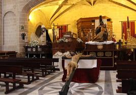 Ya están los cuatro pasos preparados en Santa María para procesionar esta noche en El Santo Entierro.