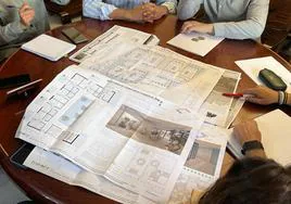 Los técnicos redactores presentaron borrador del proyecto al equipo de gobierno municipal de Guareña.