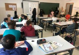 Alumnos del instituto en pleno taller de la mancomunidad Guadiana.