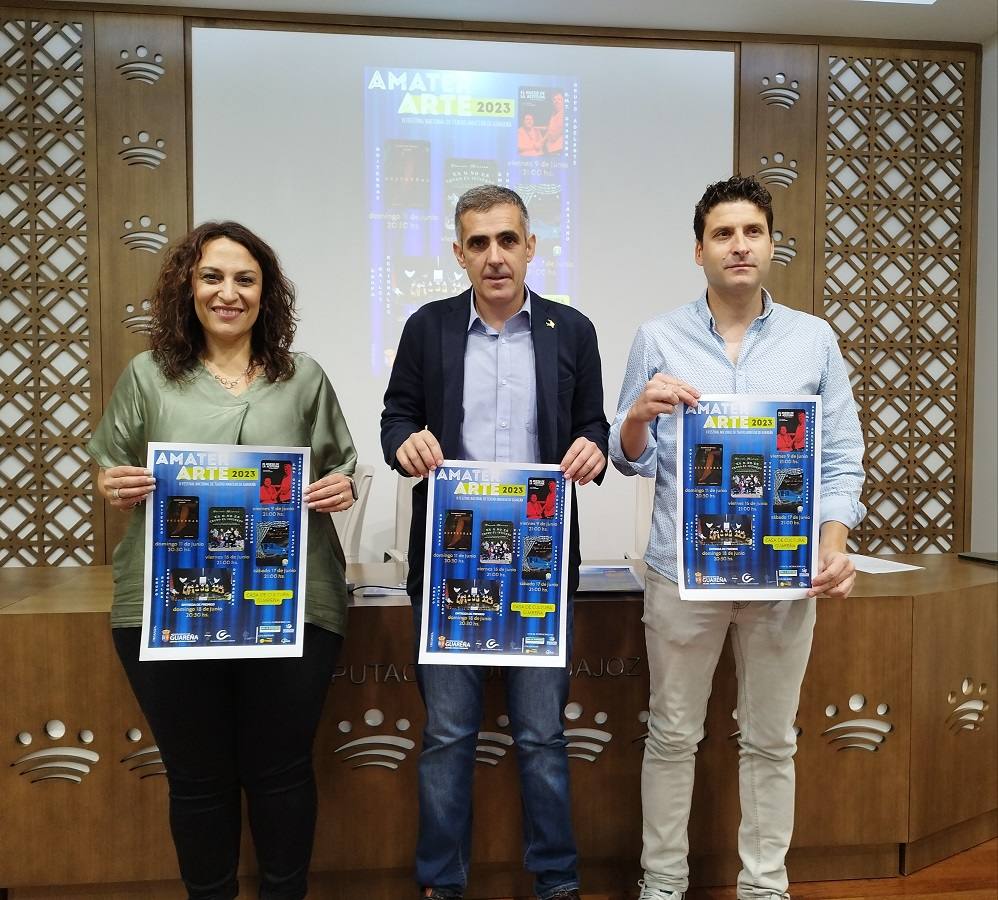 Marisol Heras, Abel González y Fernando Pascual presentando los carteles anunciadores de Amaterarte.