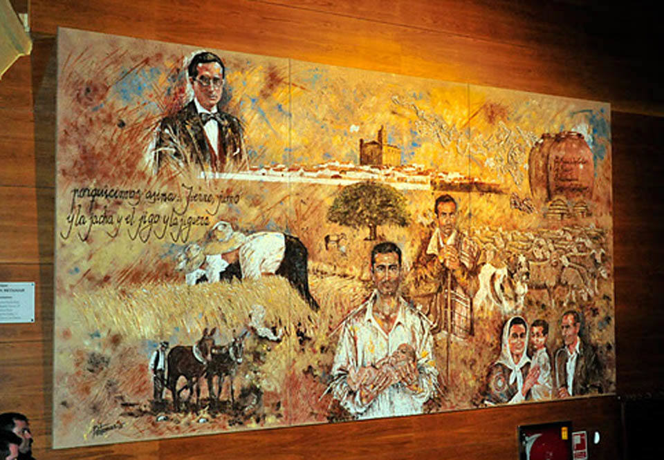 El mural del salón de actos del Centro Cultural es obra de Damián Retamar.