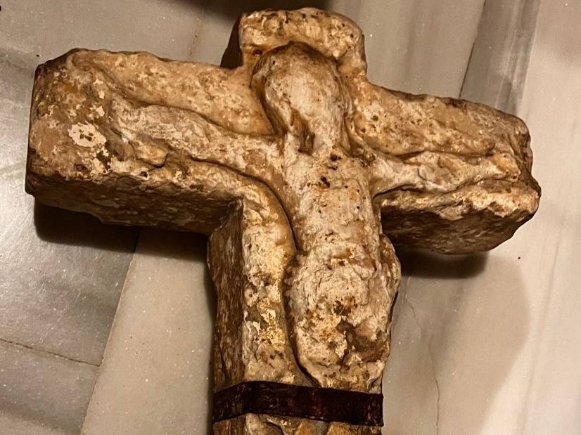 Podría tratarse de una pieza de la famosa Cruz de los Garfíos