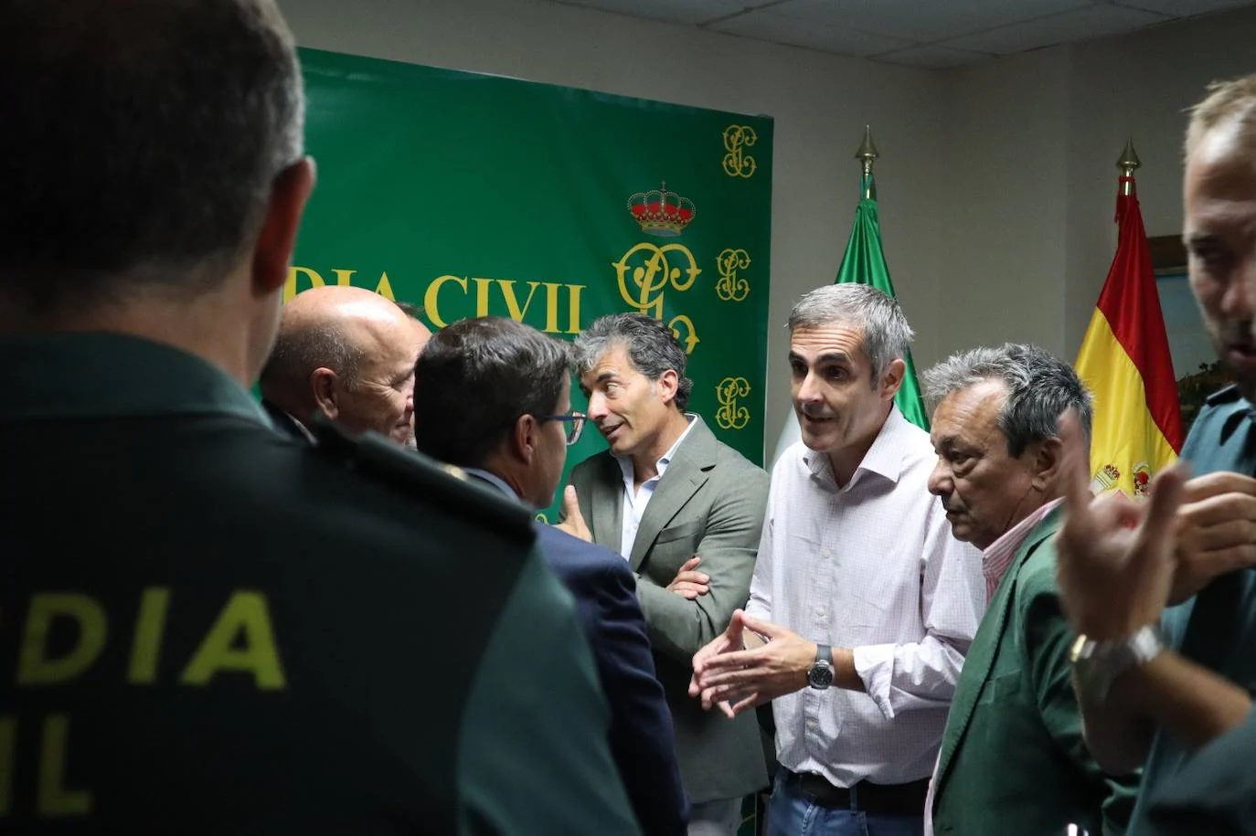 Abel González conversando con Miguel Ángel Gallardo.