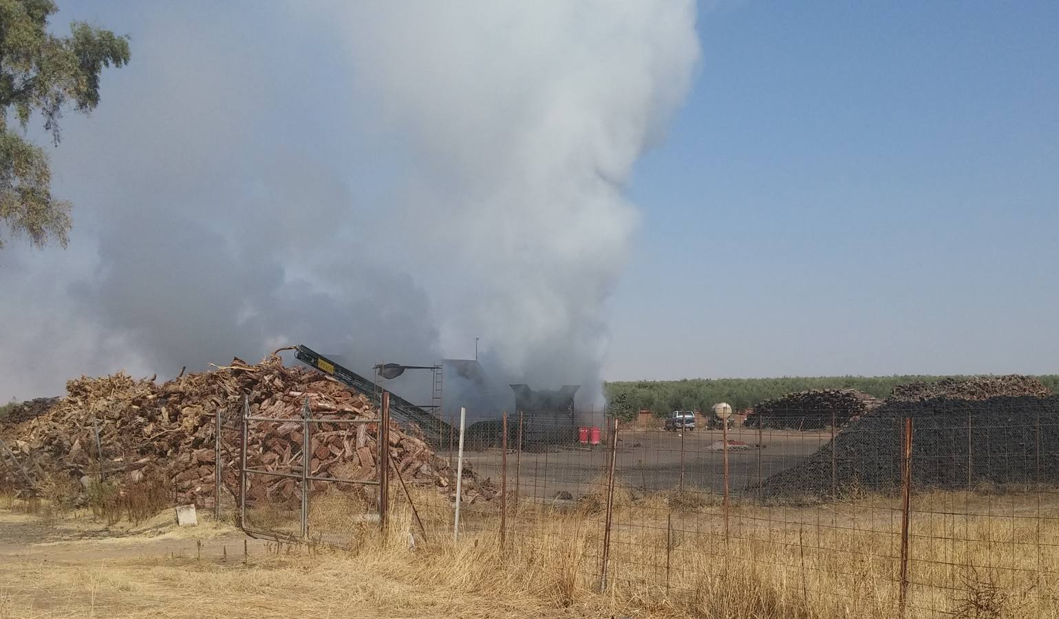 Molestias de vecinos con las carboneras cuando el aire cambia a poniente