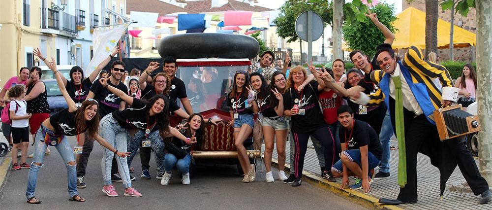 Jóvenes organizadores del Festival Guoman en la inauguración del año pasado.