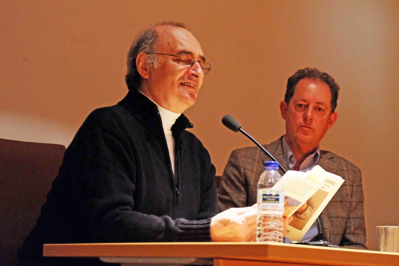 Manolo Romero y Damián Retamar en un acto poético (imagen de archivo).