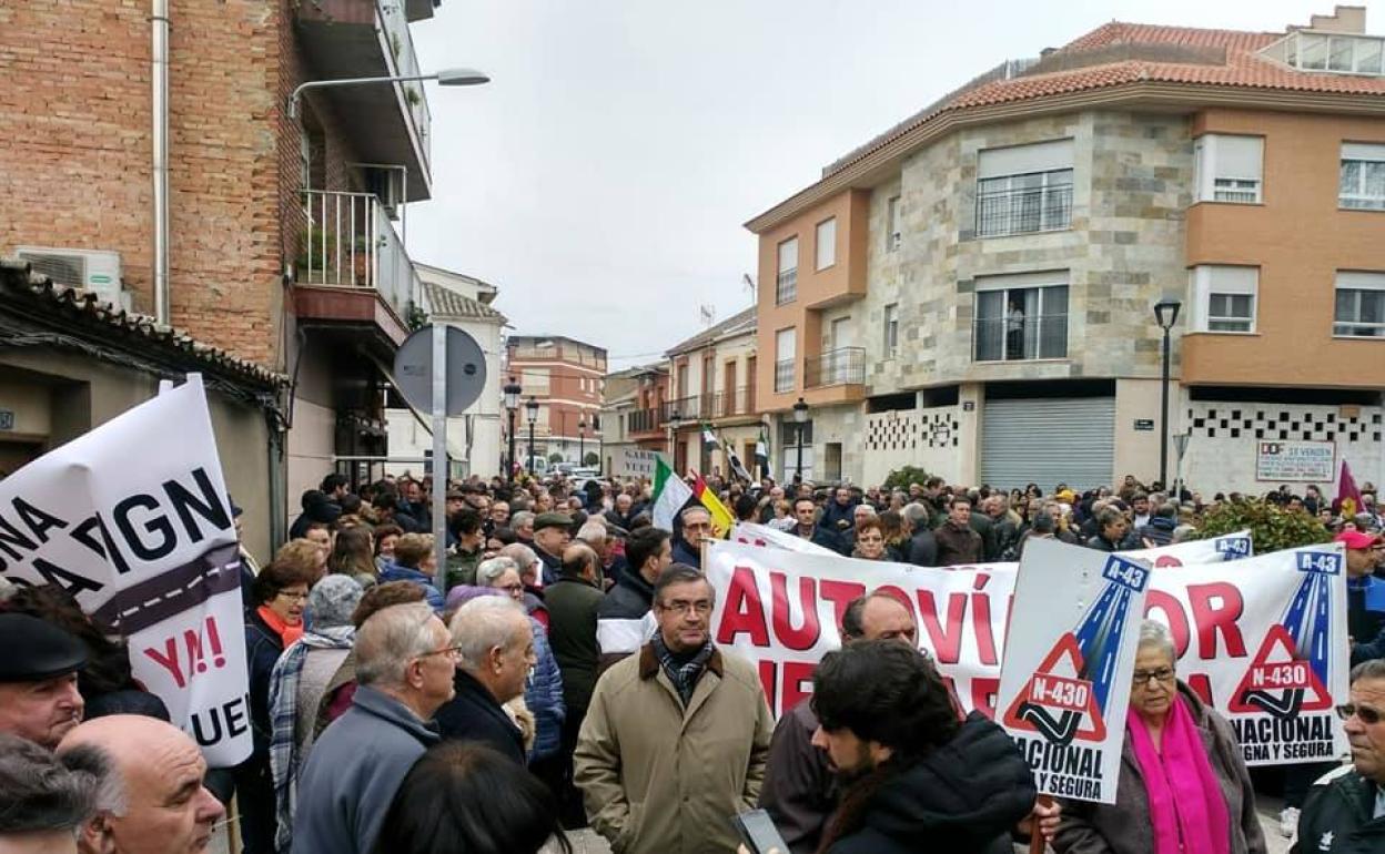 Venancio Rincón: «Cincuenta y cuatro muertos son demasiados para que no se solucione el problema con la N-430»