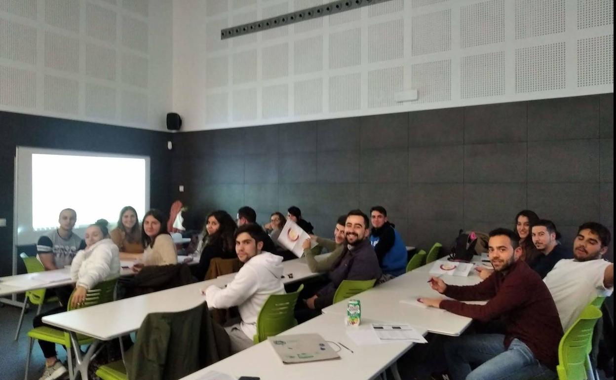 Alumnos en uno de los cursos que se organizan en la Delegación de la Camara de Comercio en Herrera del Duque