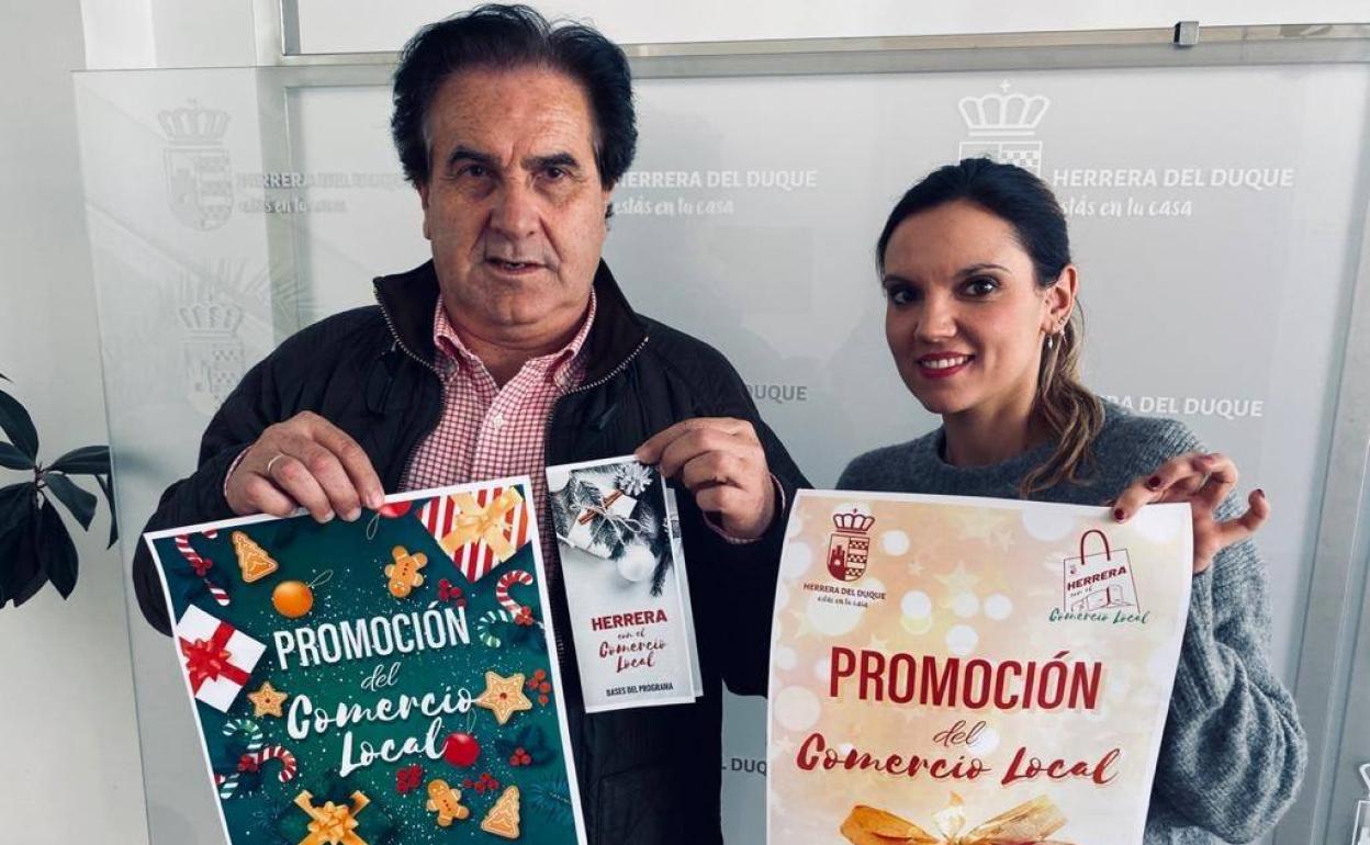 Los concejales de Emprendimiento, Juan Manuel Romero y de Turismo, Natalia Ledesma