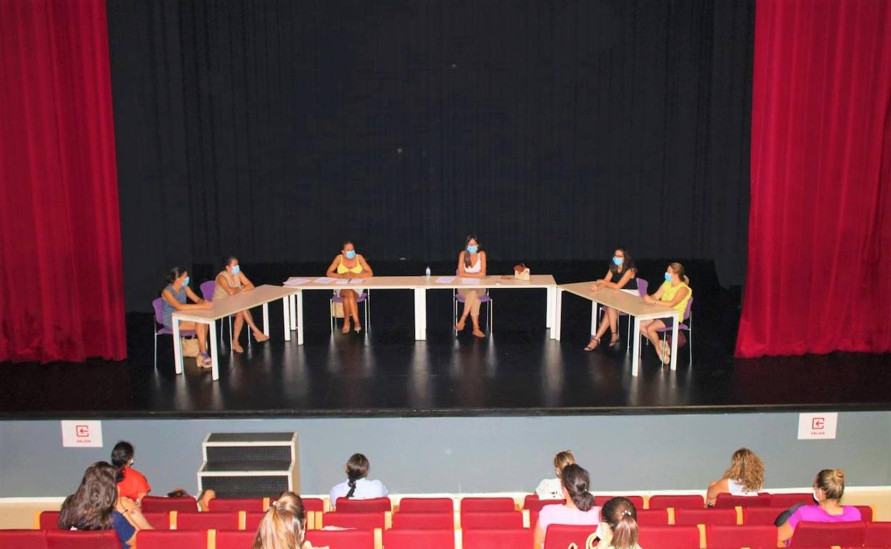 Reunión celebrada el pasado 31 de julio para informar a los padres y madres sobre las nuevas medidas puestas en marcha para este inicio de curso
