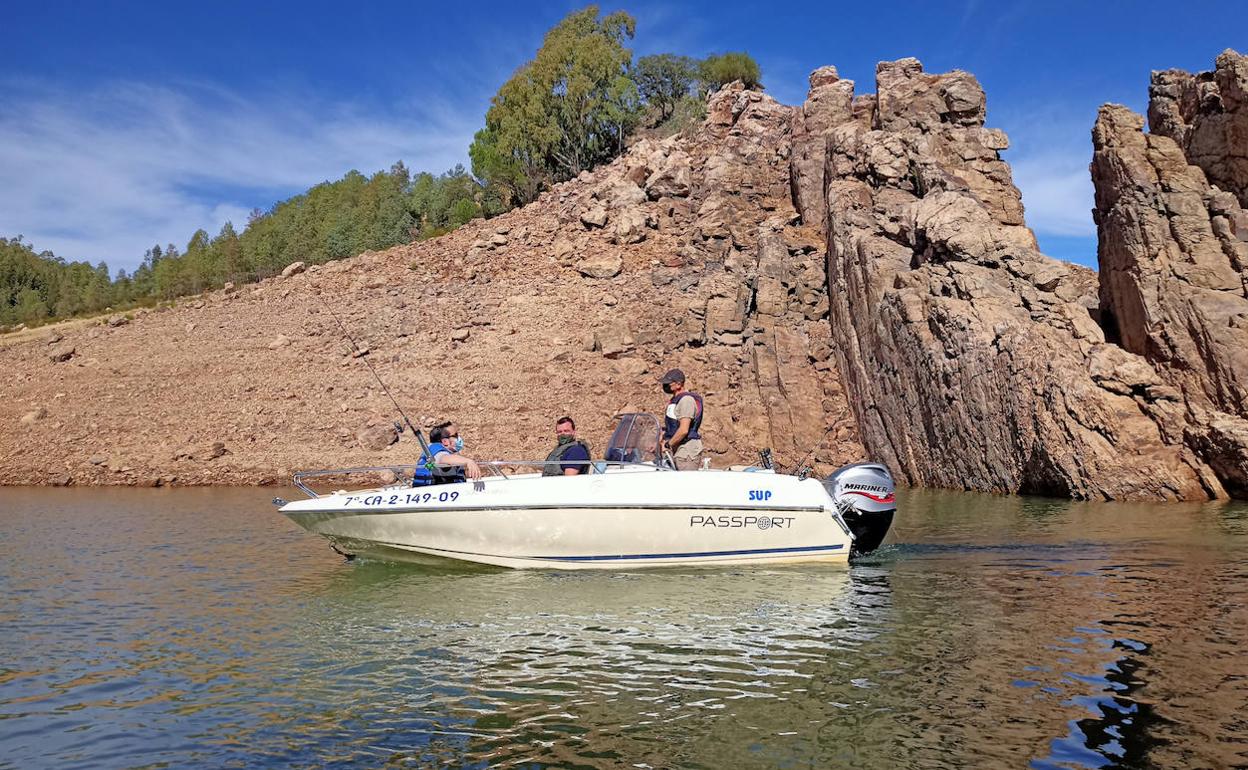 Casi un centenar de personas de España, Portugal e Italia han participado en el«Programa de Turismo de Pesca