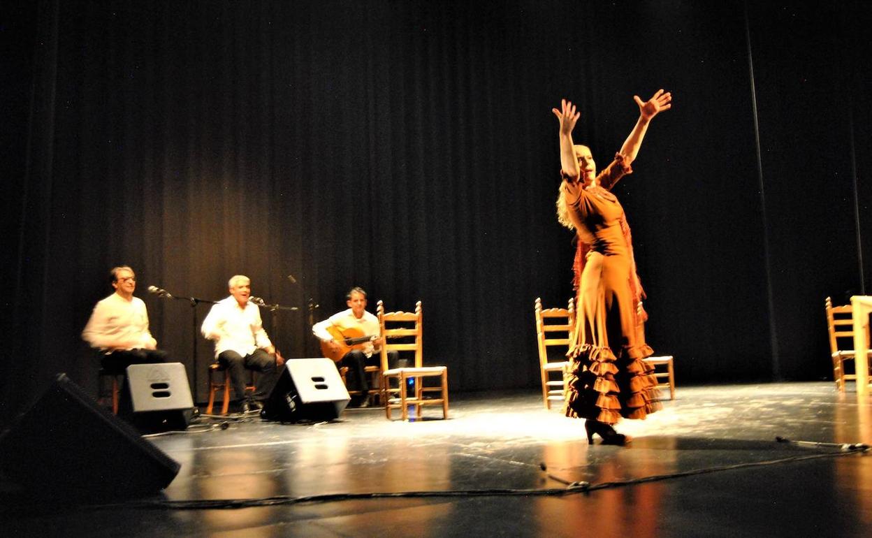 El flamenco castúo de Manuela Sánchez vuelve a impresionar