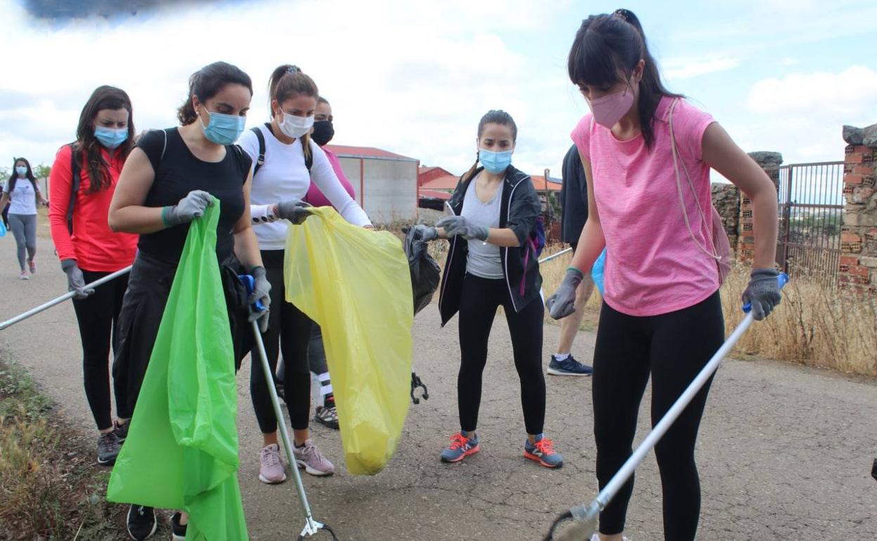 Convocatoria de voluntariado para recogida colectiva de basuraleza en Herrera del Duque