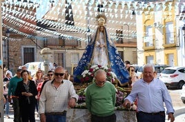 Procesión hacia la ermita de la Virgen del Espino