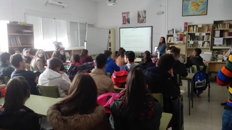 Alumnos IES Benazaire asistiendo a la charla 
