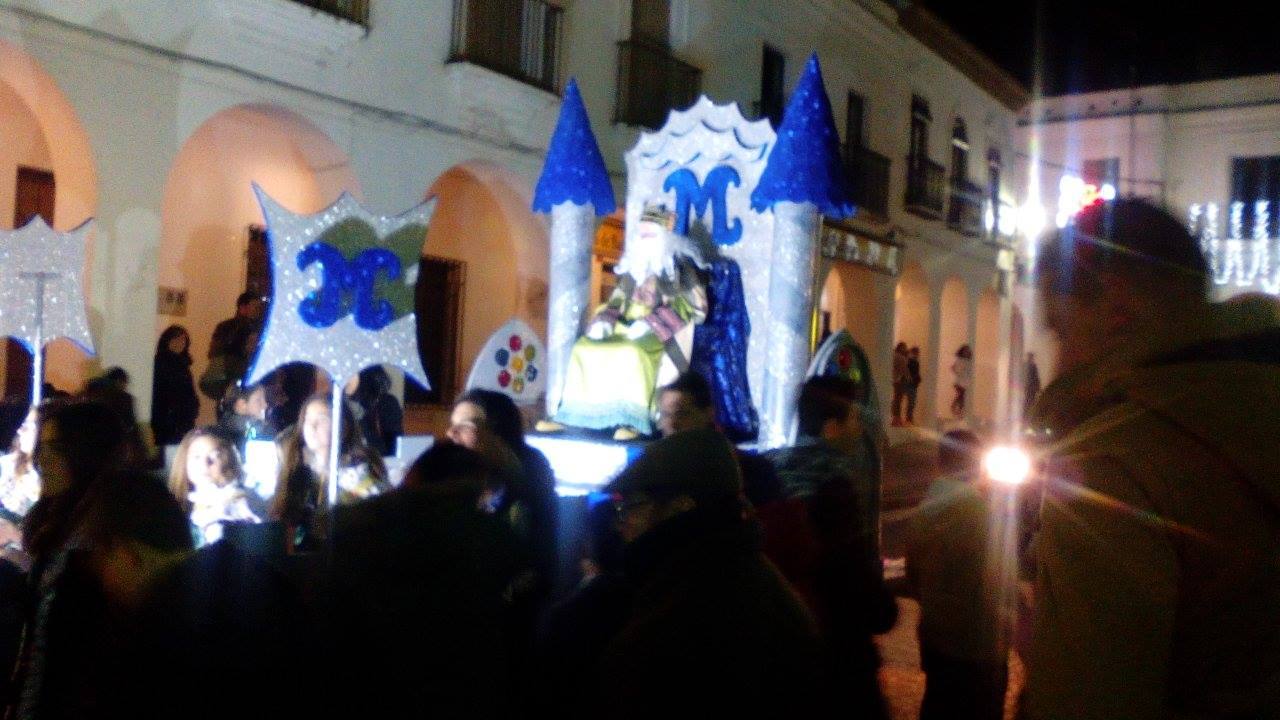 Melchor, Gaspar y Baltasar se reencuentran con los niños de la Herrera y Peloche