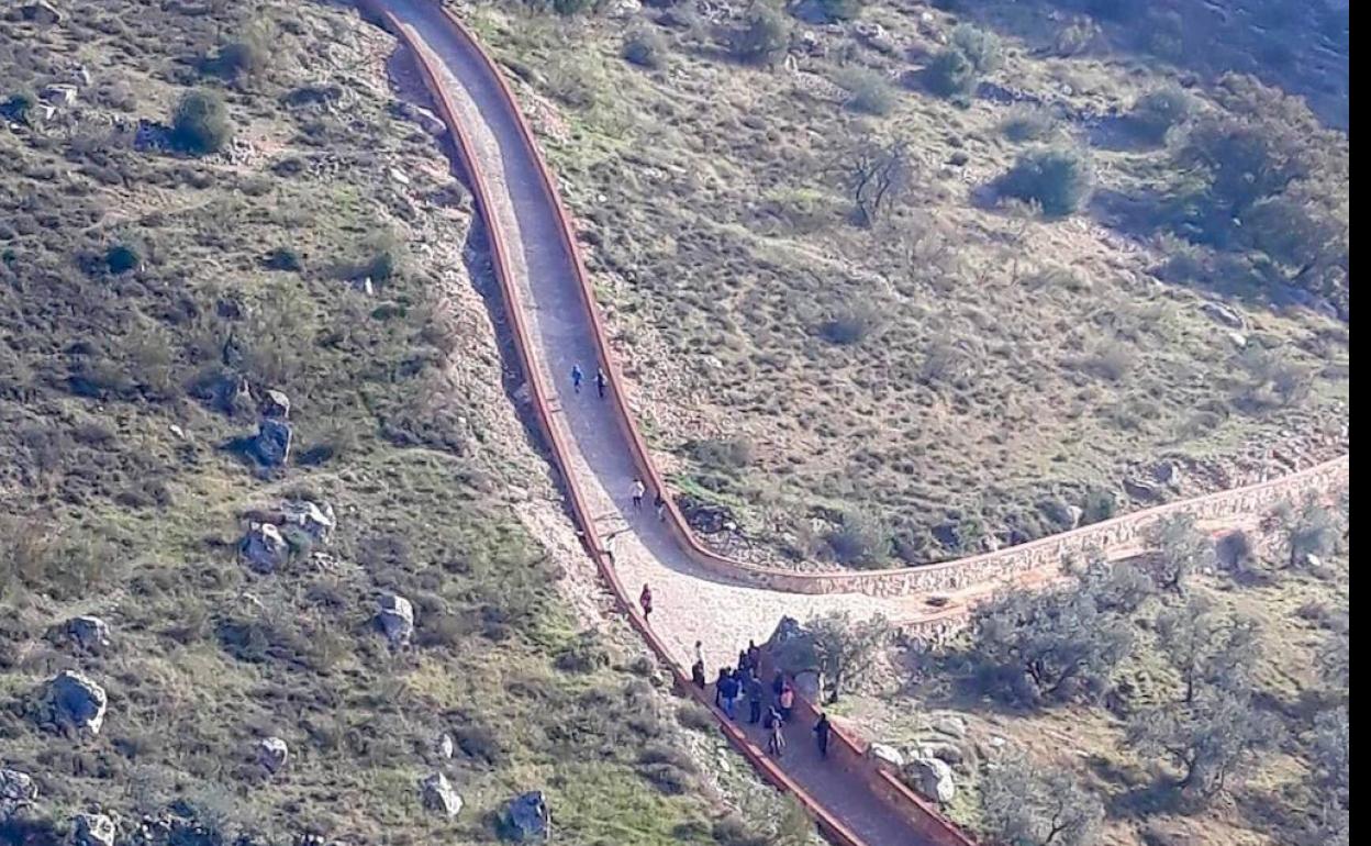 Finalizan las obras de acondicionamiento del «Camino de los Escalones» y de la «Calleja del Platero»