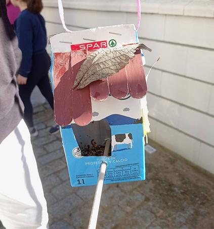 Comedero con material reciclado