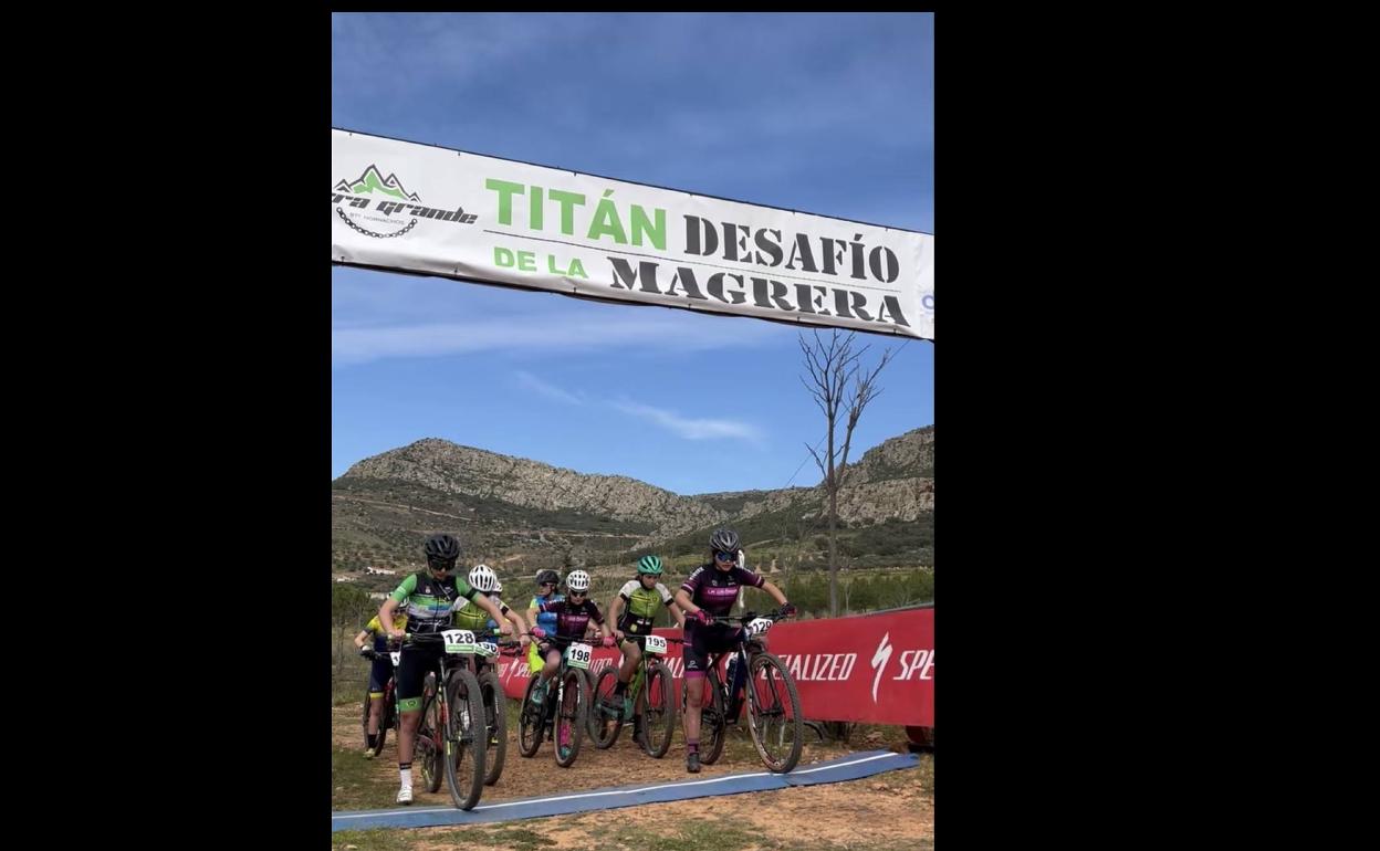 230 corredores han participado en la VII Titán «Desafío de la Magrera»