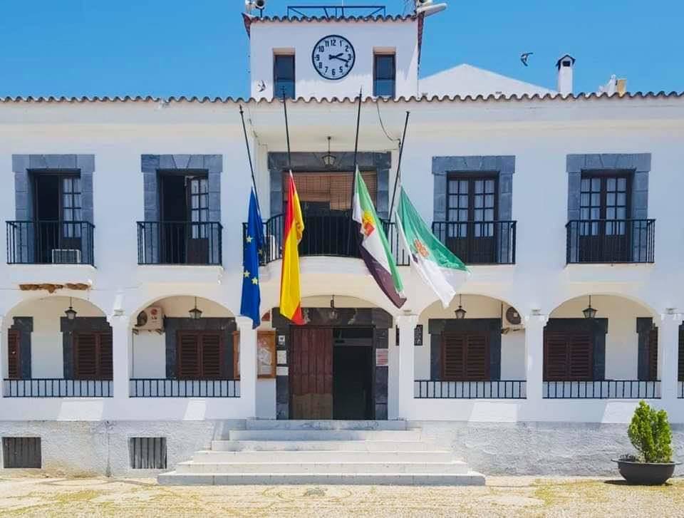 Concentración hoy lunes a las 12 en las puertas del Ayto en apoyo y reconocimiento a los Cuerpos y Fuerzas de Seguridad
