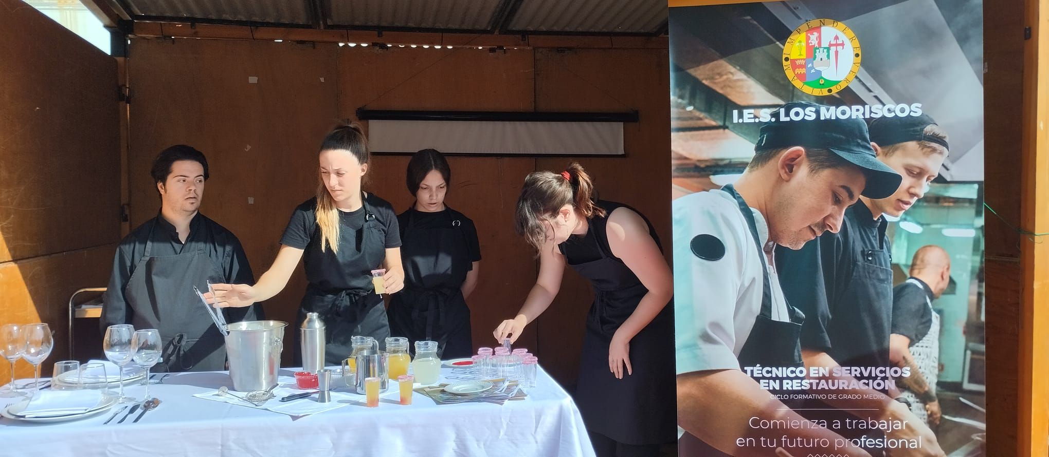 El IES «Los Moriscos» ha participado en el día de hoy en la I Feria de la Educación celebrada en Llerena