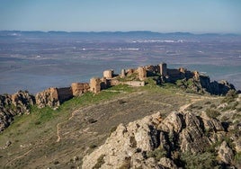 Vista trasera del castillo y la Alcazaba
