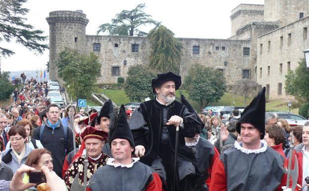 La Ruta de Emperador Carlos V que se celebra en Extremadura forma parte de los Itinerarios Culturales.