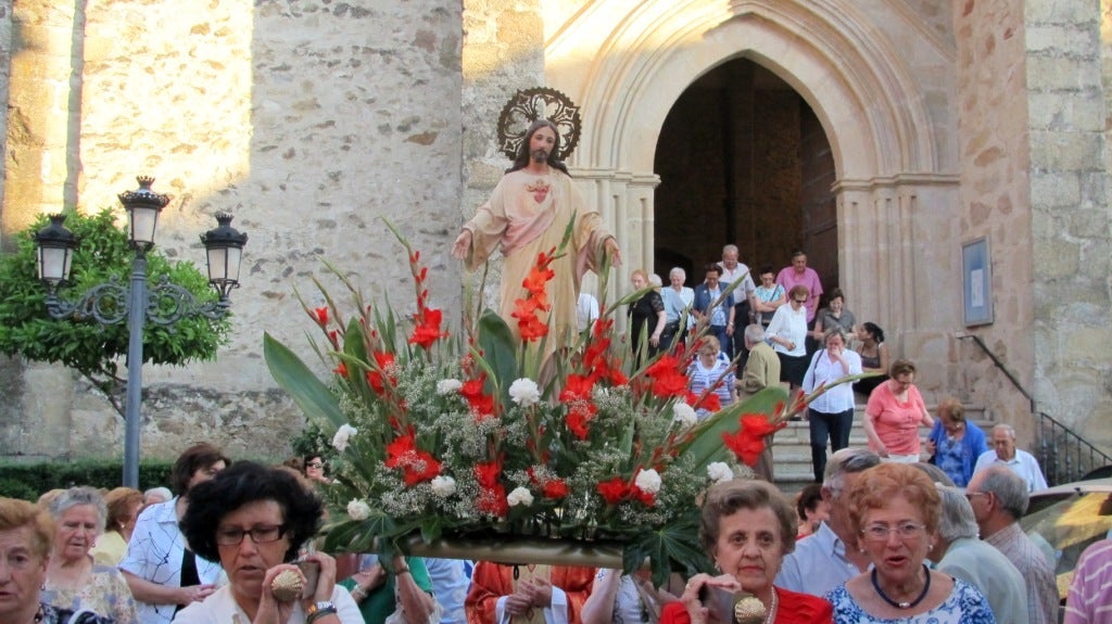 Procesión con la imagen.