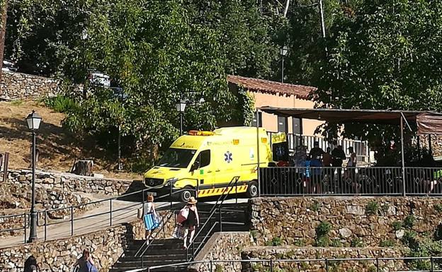 Equipos de emergencias en el lugar del suceso.