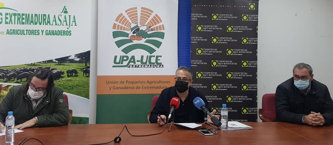 Representantes de las organizaciones agrarias al anunciar las movilizaciones.