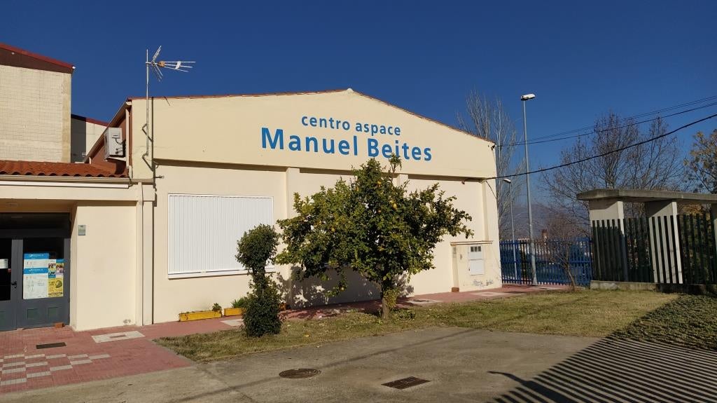 Lateral del centro con el nombre de Manuel Beites. 