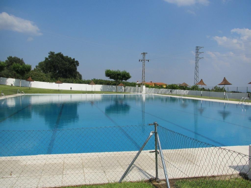 La piscina municipal de dimensiones olímpicas. 