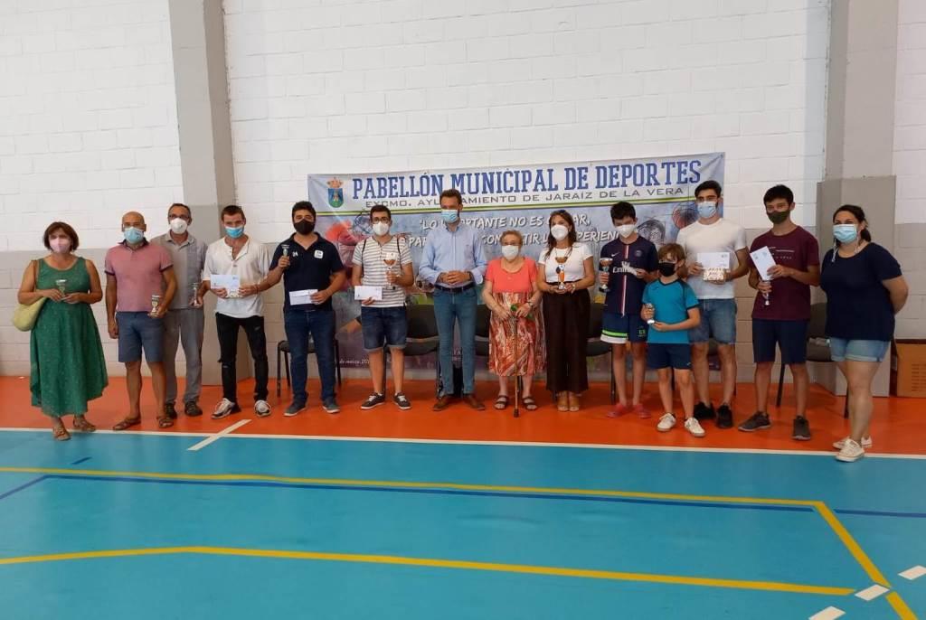 Entrega de los trofeos a los ganadores de cada categoría. 