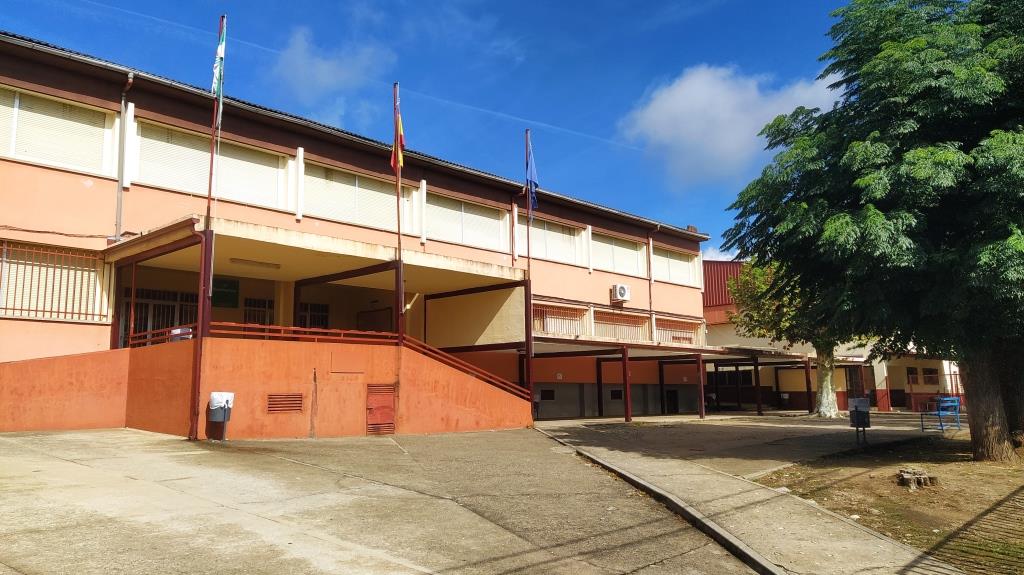 Edificio 'Comarca de la Vera' del IES Maestro Gonzalo Korreas, ubicado en la avenida de Torremenga. 