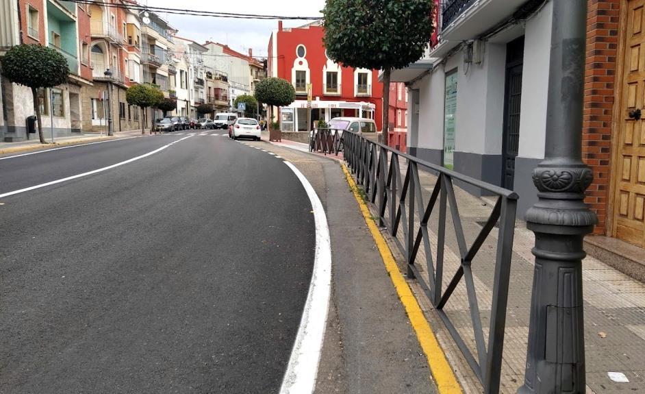 Barandilla instalada en el tramo central de la avenida de la Constitución.. 