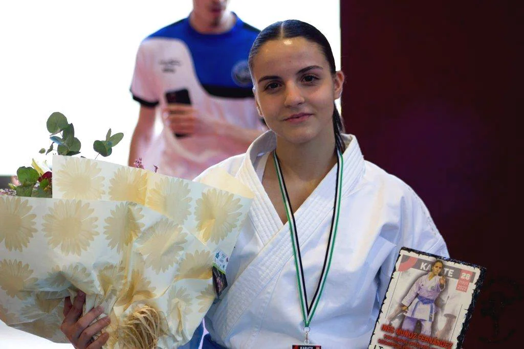 Inés Muñoz, distinguida por su trayectoria en el I Trofeo del Pimentón.